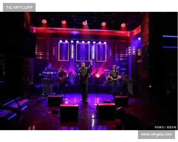 三代华人球手同唱《海阔天空》 英国赛颁奖晚宴上情感交融瞬间